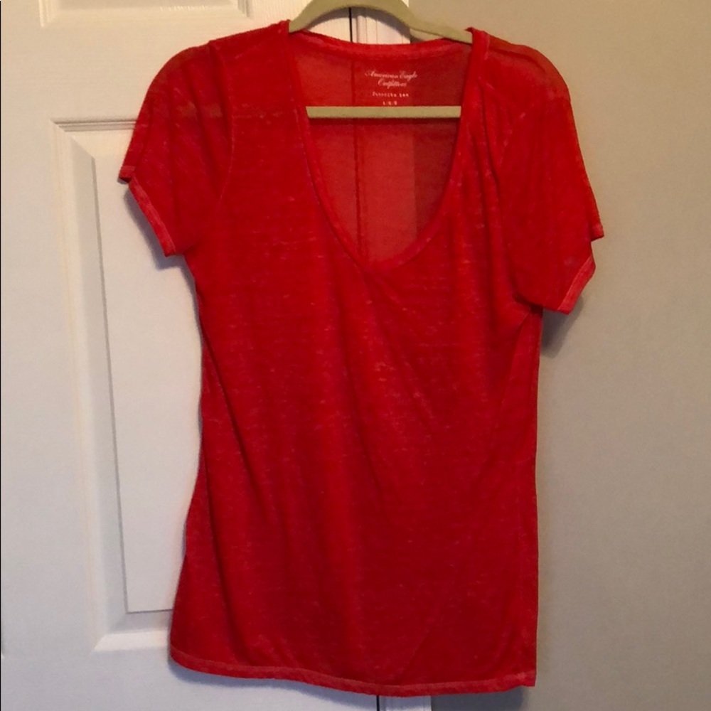 Pink/red vneck short sleeve shirt